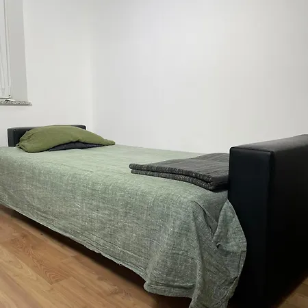 2 In Obertuerkheim Appartement