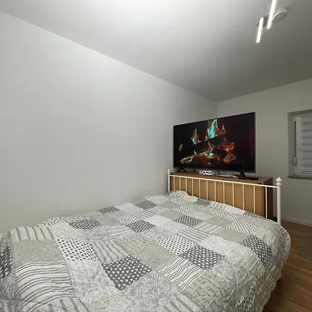 2 In Obertuerkheim *